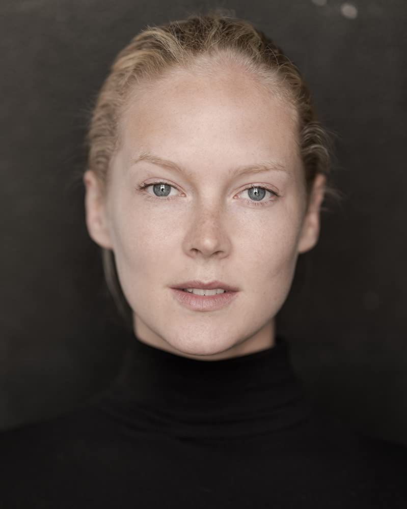 罗西·麦克尤恩（罗西·麦克尤恩饰演）