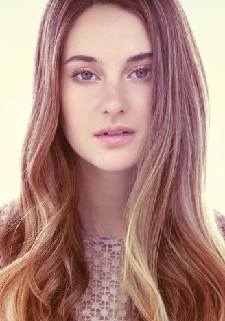 谢琳·伍德蕾剧照