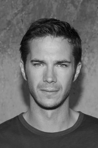 詹姆斯·达西剧照