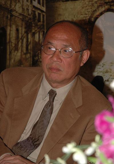 岑建勋剧照