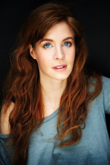 香努·艾诗琳（香努·艾诗琳饰演）