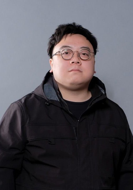黄锎剧照