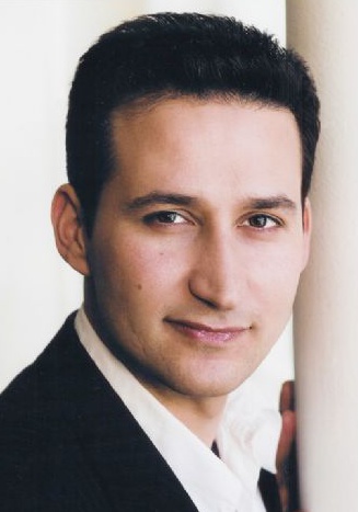 鲍勃·巴拉班（鲍勃·巴拉班饰演）