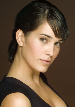 西莉亚·费杰罗（Carla Ortiz饰演）