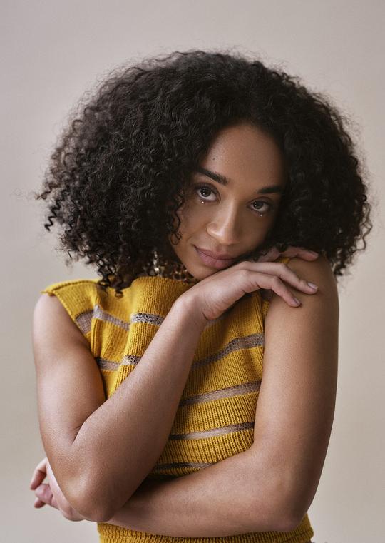 西耶娜·凯利（Maria饰演）