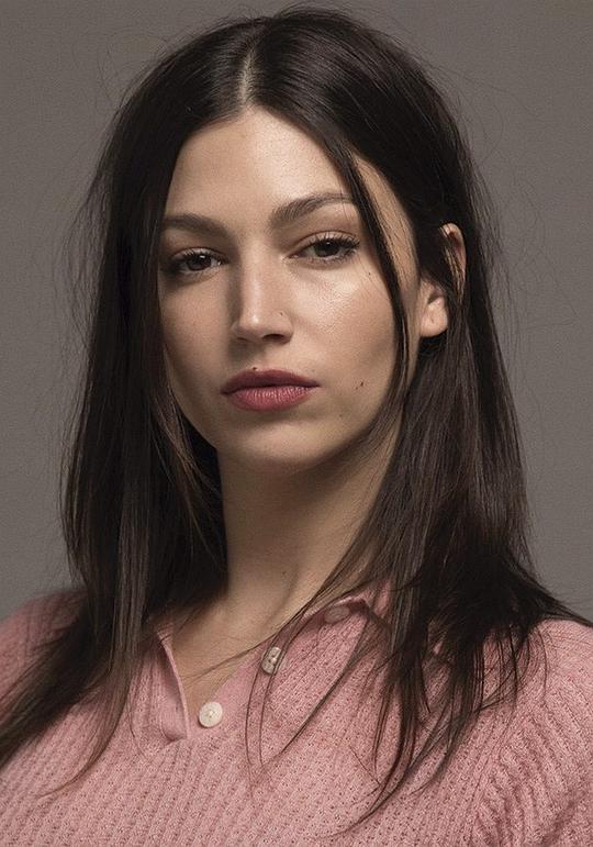 乌苏拉·科尔维罗（Nuria饰演）