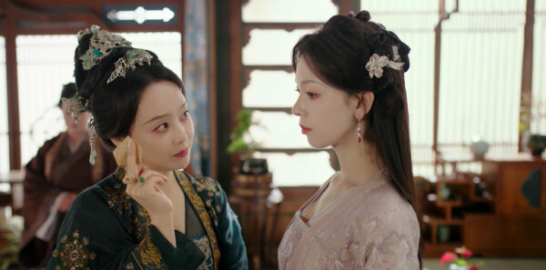 照镜辞第3集剧照