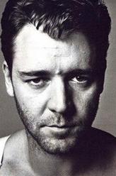 约书亚康诺（罗素·克劳饰演）