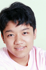 葛峥（尤浩然饰演）