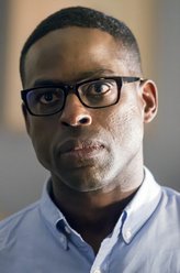 Christopher Darden（斯特林·K.布朗饰演）