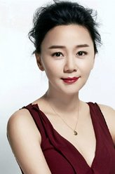 李败犬（王一楠饰演）