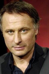 迈克尔·恩奎斯特剧照