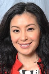 Maureen（伍咏薇饰演）