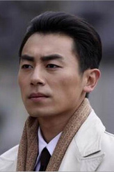 周恩来（朱亚文饰演）