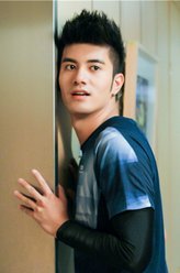 詹姆斯（樊霖锋 饰演）