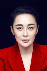 雷飒（李羿瑄饰演）