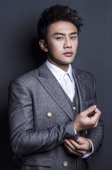 罗斌（田牧宸饰演）