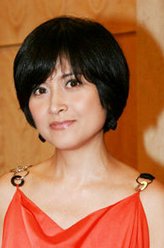 荀梅（邵美琪饰演）