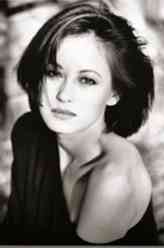 朱莉娅·尼克森剧照