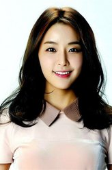 高英彩（郑柔美饰演）