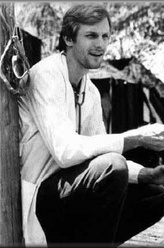 阿伦·阿尔达剧照