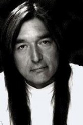 Mishta-Napeu（格雷厄姆·格林饰演）