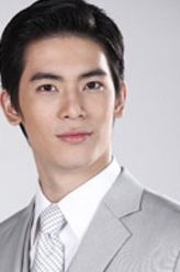 颂恩·宋帕山（颂恩·宋帕山饰演）