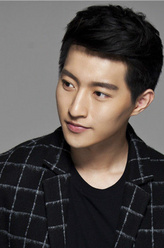 周浩辰（金澔辰饰演）