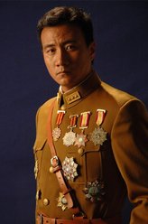 张学良（胡军饰演）