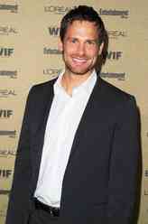 卢克（卡特·麦金太尔饰演）