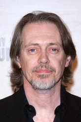 Nucky Tompson（史蒂夫·布西密饰演）