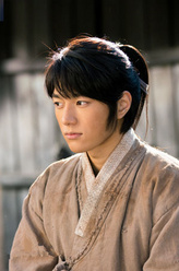 贱民李愃（金明洙饰演）