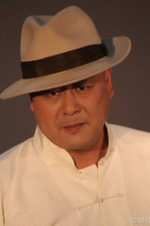 王安（洪宗义饰演）