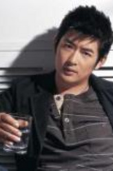 孟奇（顾海滨饰演）