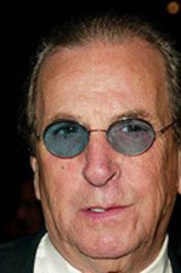 丹尼·爱罗剧照