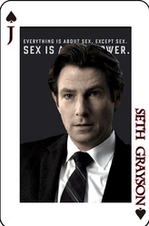 赛斯·格雷森（德里克·塞西尔饰演）