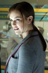 珍玛·西蒙斯（伊丽莎白·亨斯屈奇饰演）