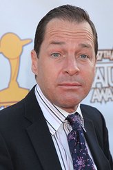 弗伦奇·斯图尔特剧照