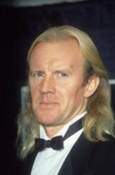 Karl（亚历山大·乔杜诺夫饰演）