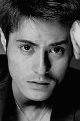 青木伸辅（青木伸辅饰演）