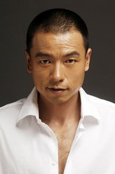 彭力（王挺饰演）