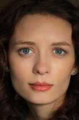 拉拉·珍·克罗斯泰奇（拉拉·珍·克罗斯泰奇 饰演）