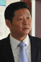 张从军（赵亮饰演）