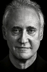 Dr. Brakish Okun（布伦特·斯皮内饰演）