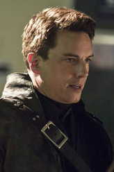 马尔科姆·梅林/魔法师（约翰·巴罗曼饰演）