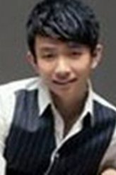 明亮（张羽饰演）