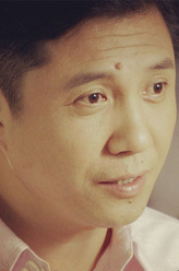 许家明（张页石饰演）