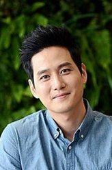 朴海俊（朴海俊饰演）