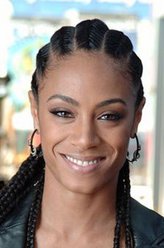 菲什·穆尼（贾达·萍克·史密斯饰演）