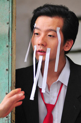 钱伟德（陈创饰演）